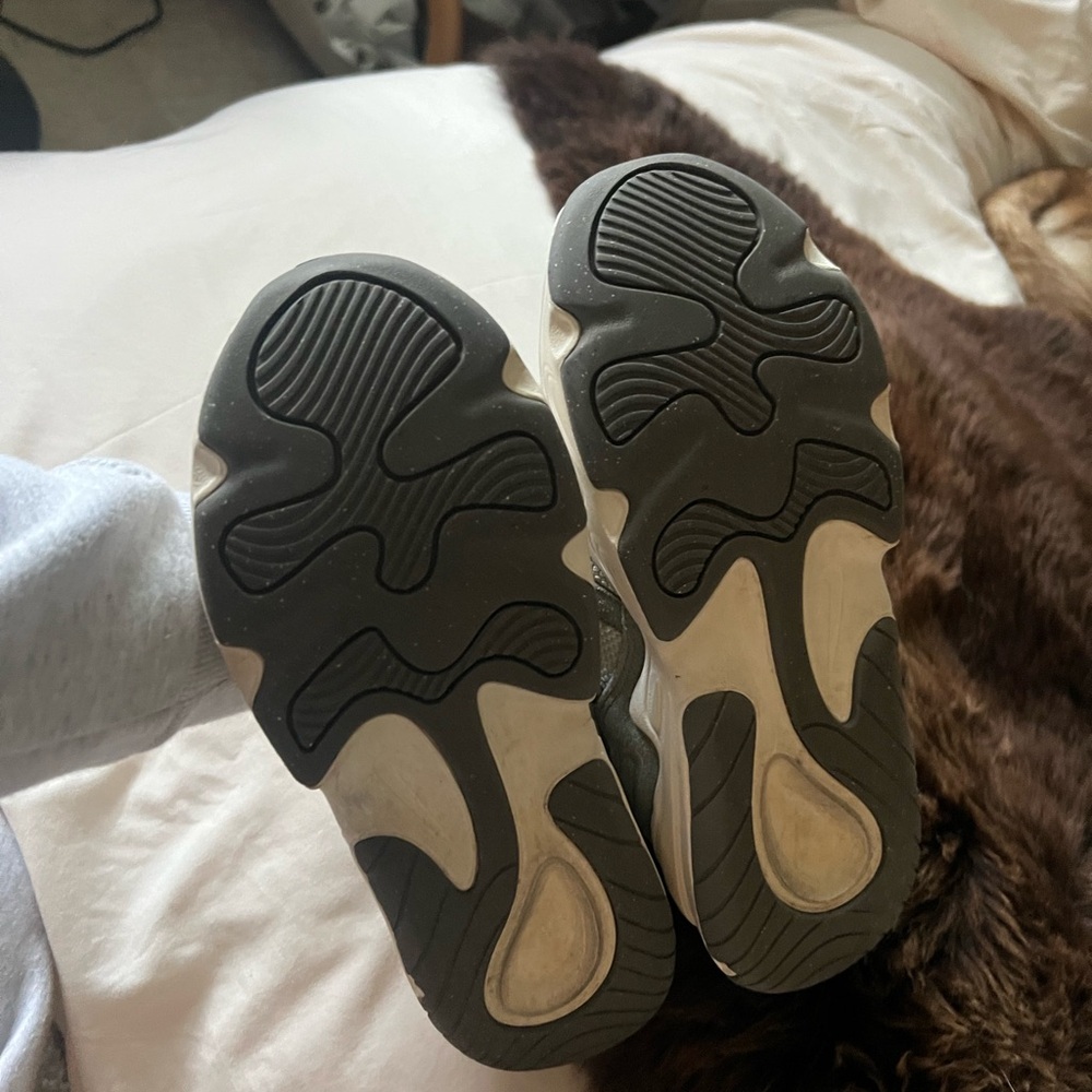 Nike Women’s Cloud Sneakers - Picture 4 of 4